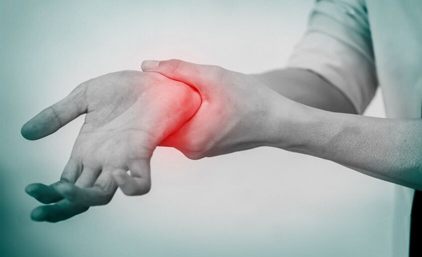 pain due to arthrosis of the wrist joint